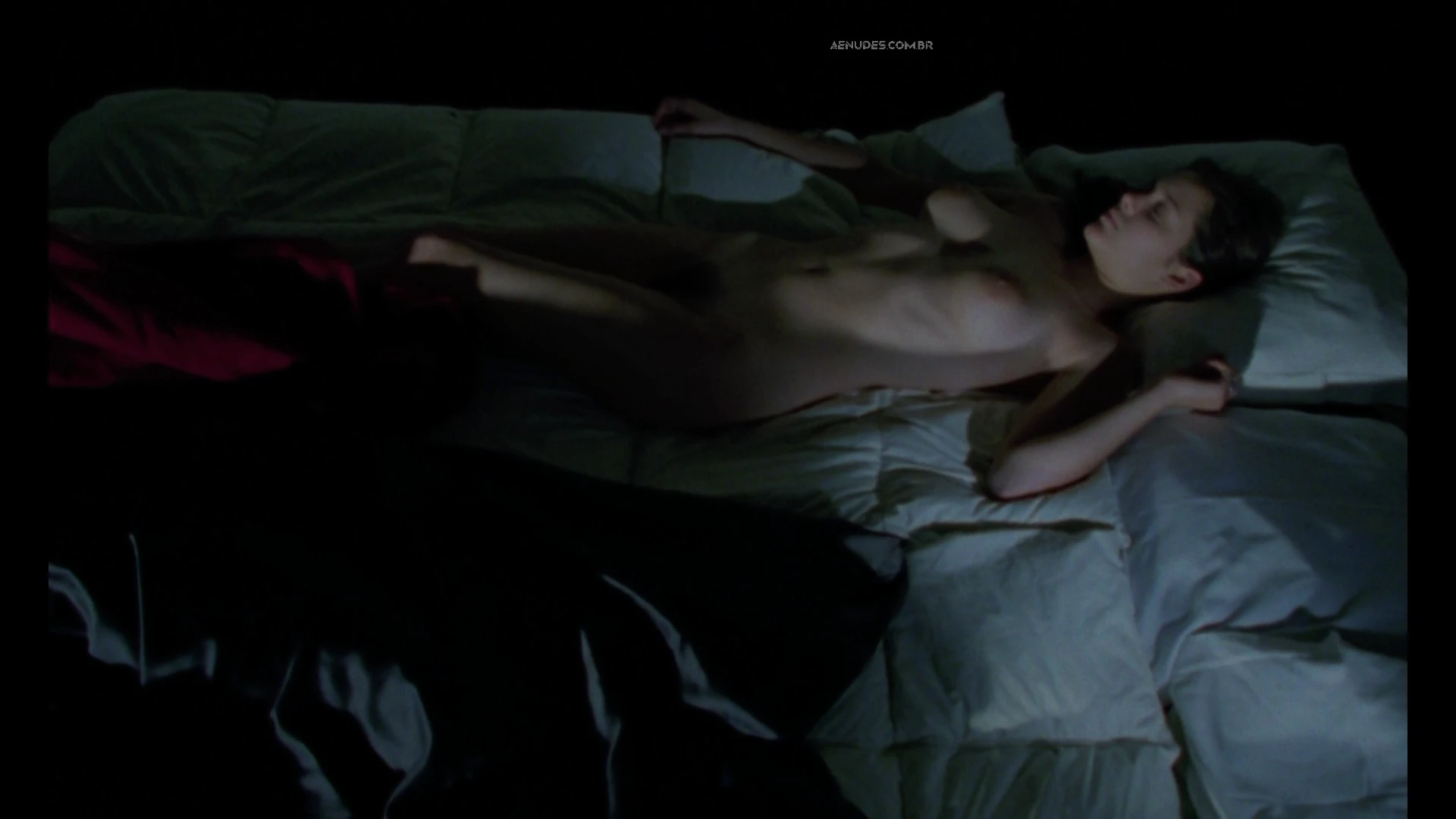 Marion Cotillard nua pelada cena de sexo em Chloe