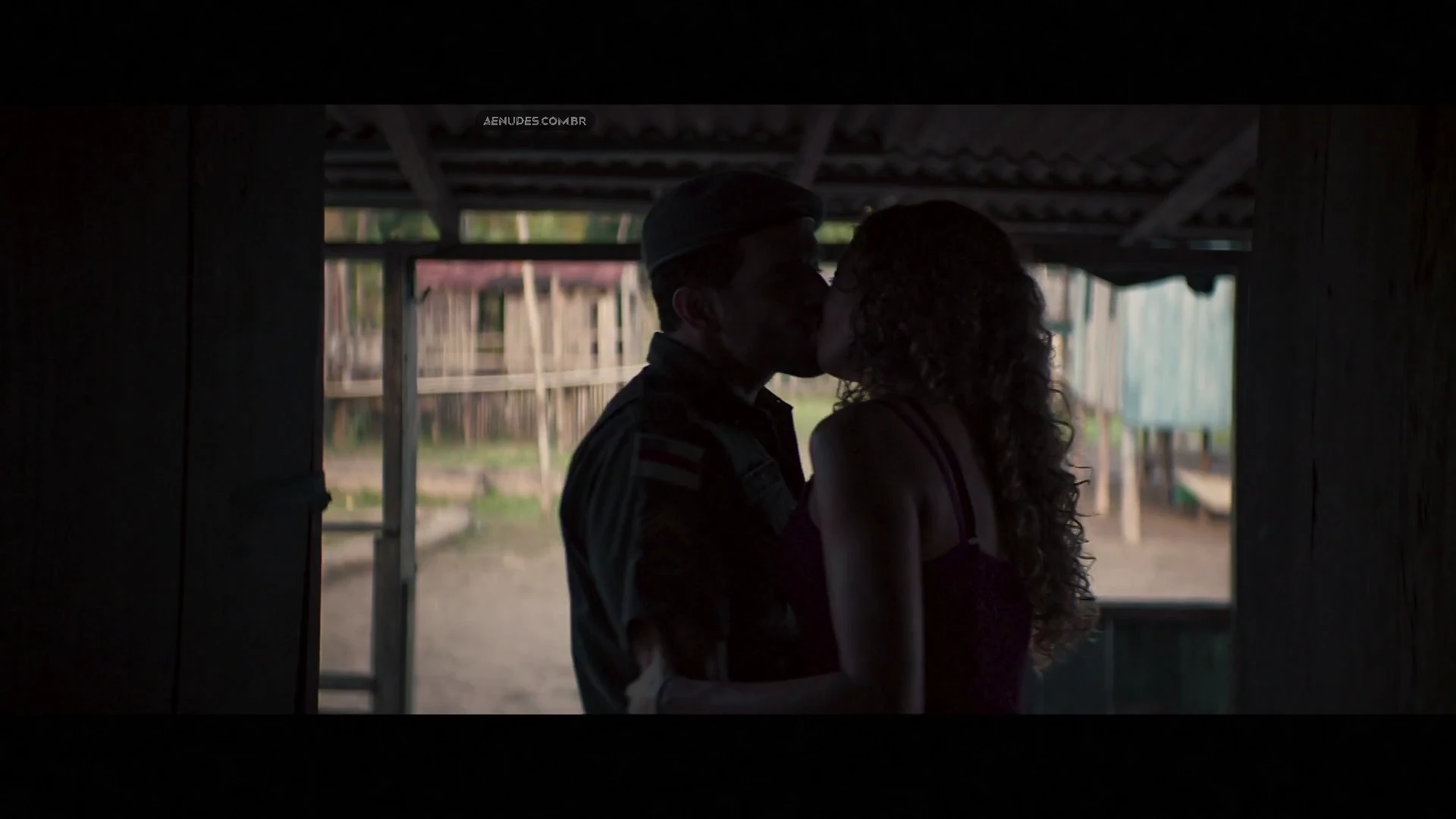 Sophie Charlotte nua pelada cena de sexo em O Rio do Desejo