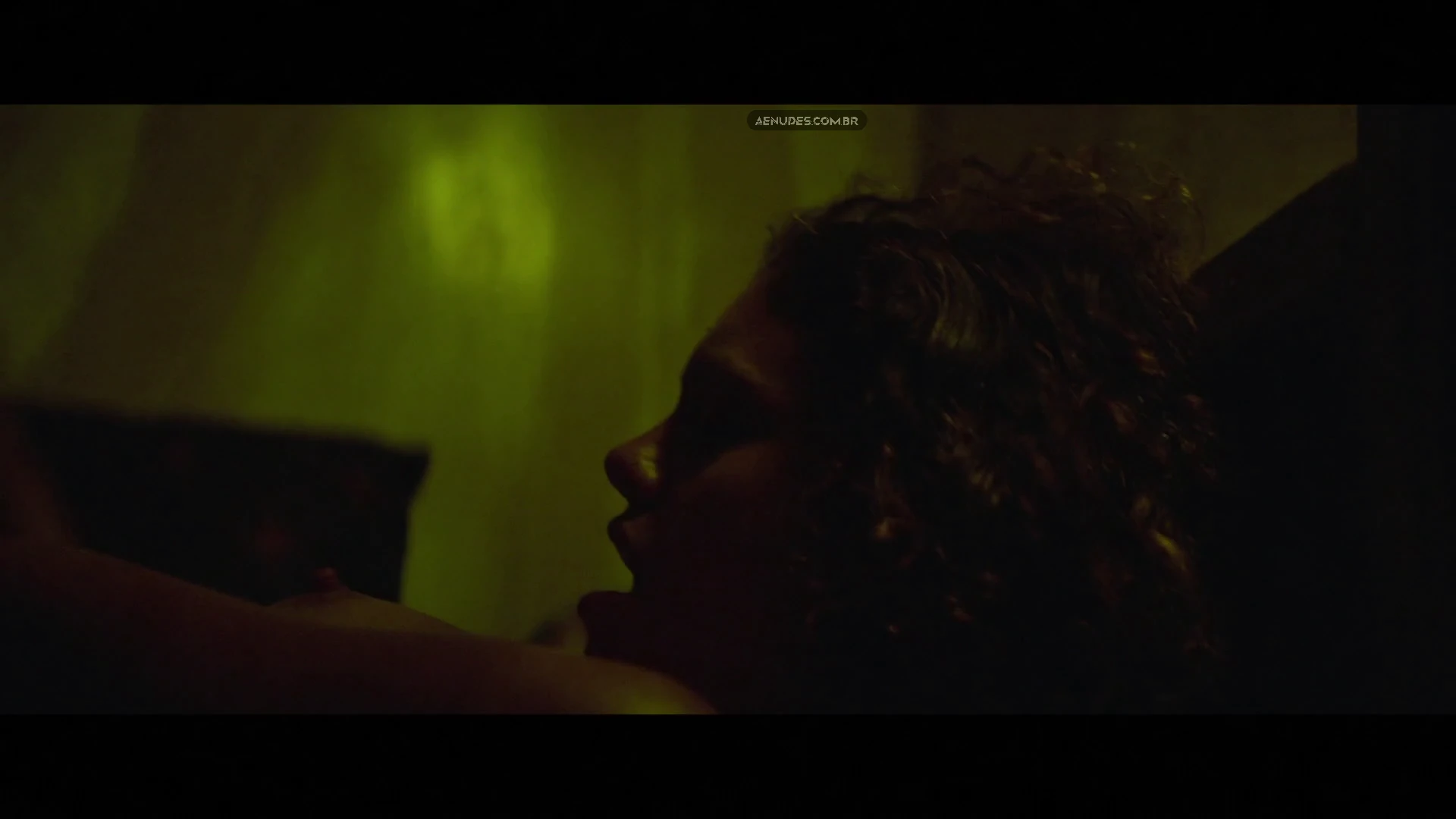 Sophie Charlotte nua pelada cena de sexo em O Rio do Desejo