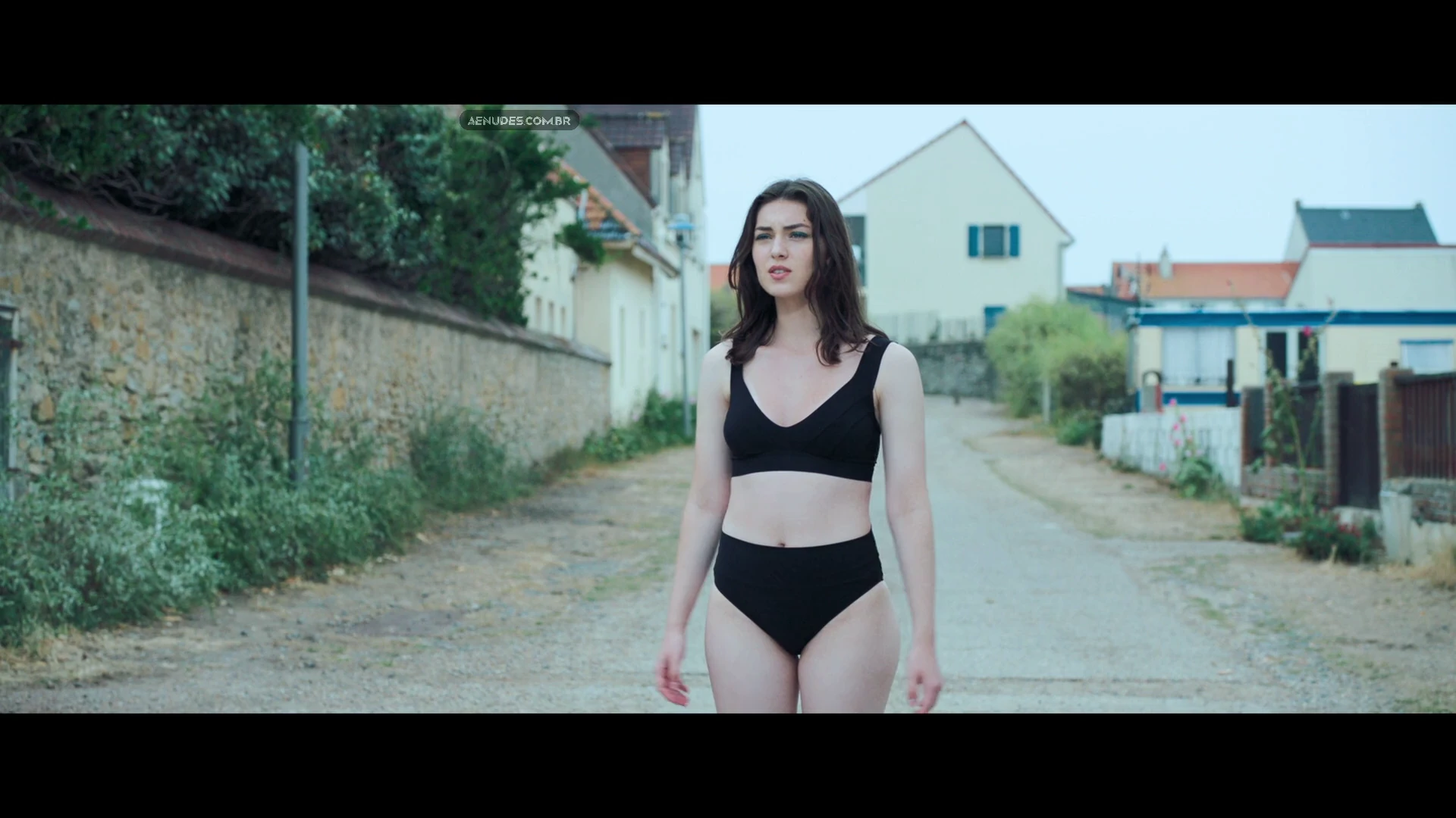 Anamaria Vartolomei nua pelada cena de sexo em The Empire