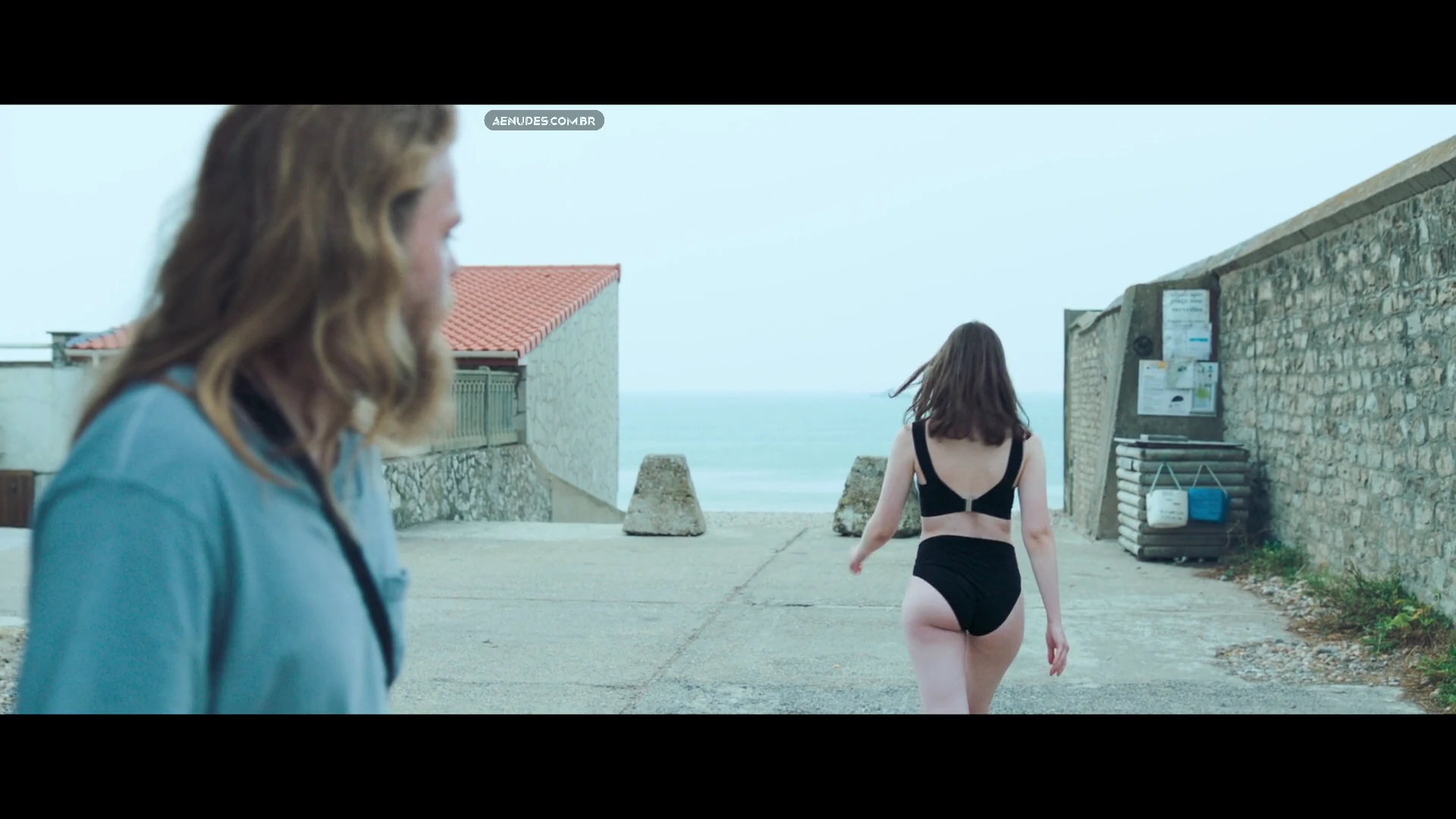 Anamaria Vartolomei nua pelada cena de sexo em The Empire