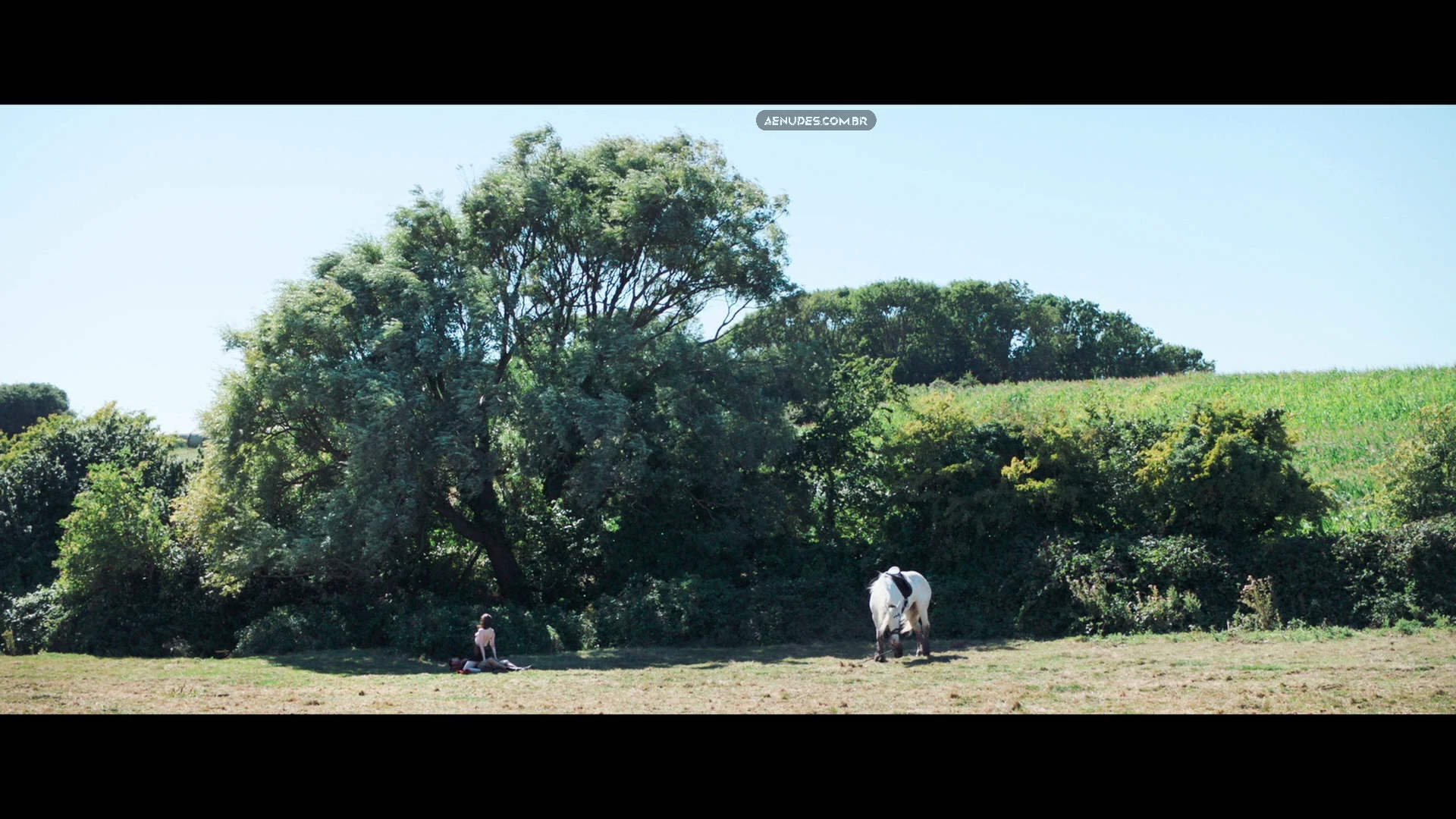 Anamaria Vartolomei nua pelada cena de sexo em The Empire