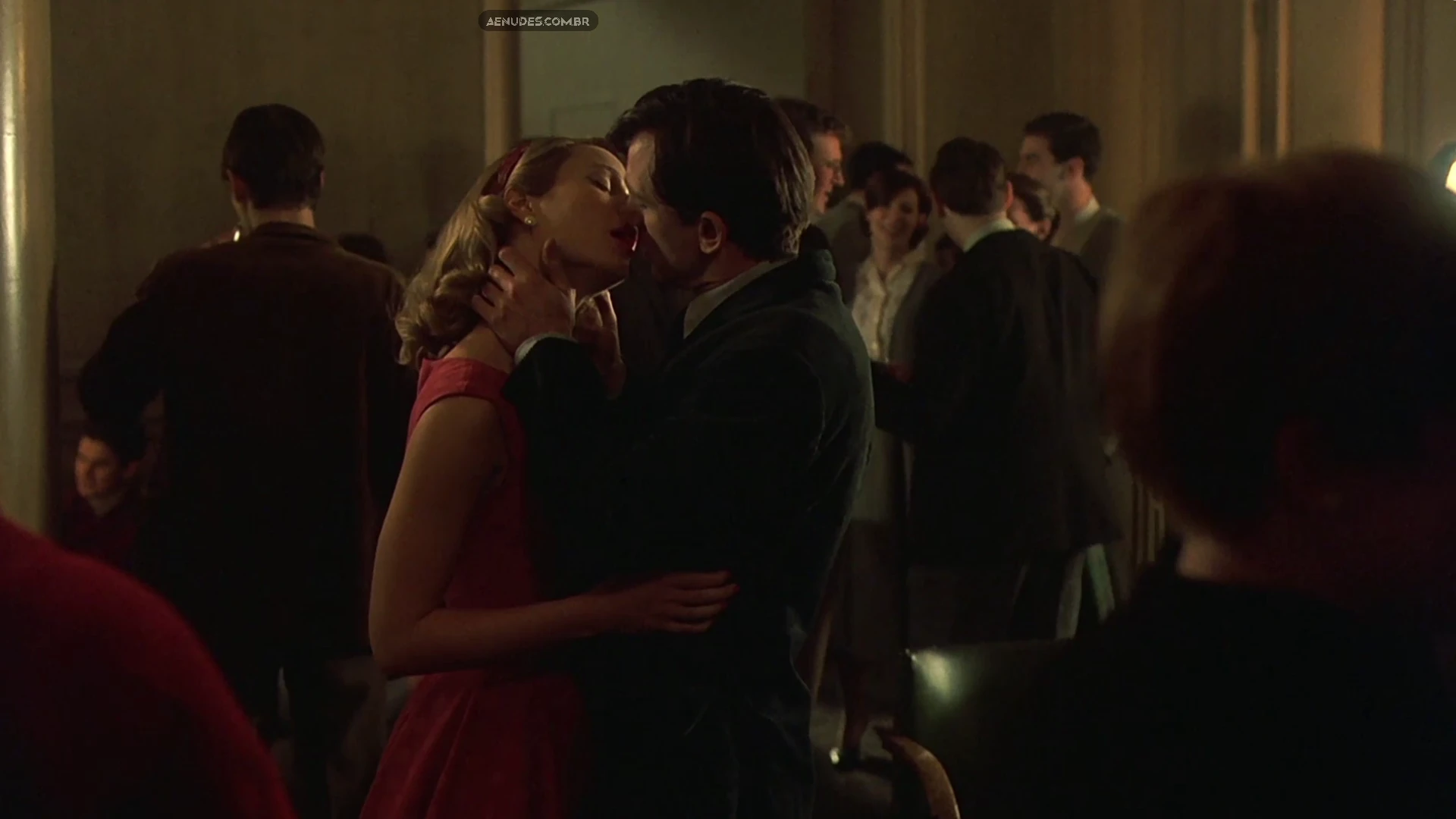 Gwyneth Paltrow nua pelada cena de sexo em Sylvia