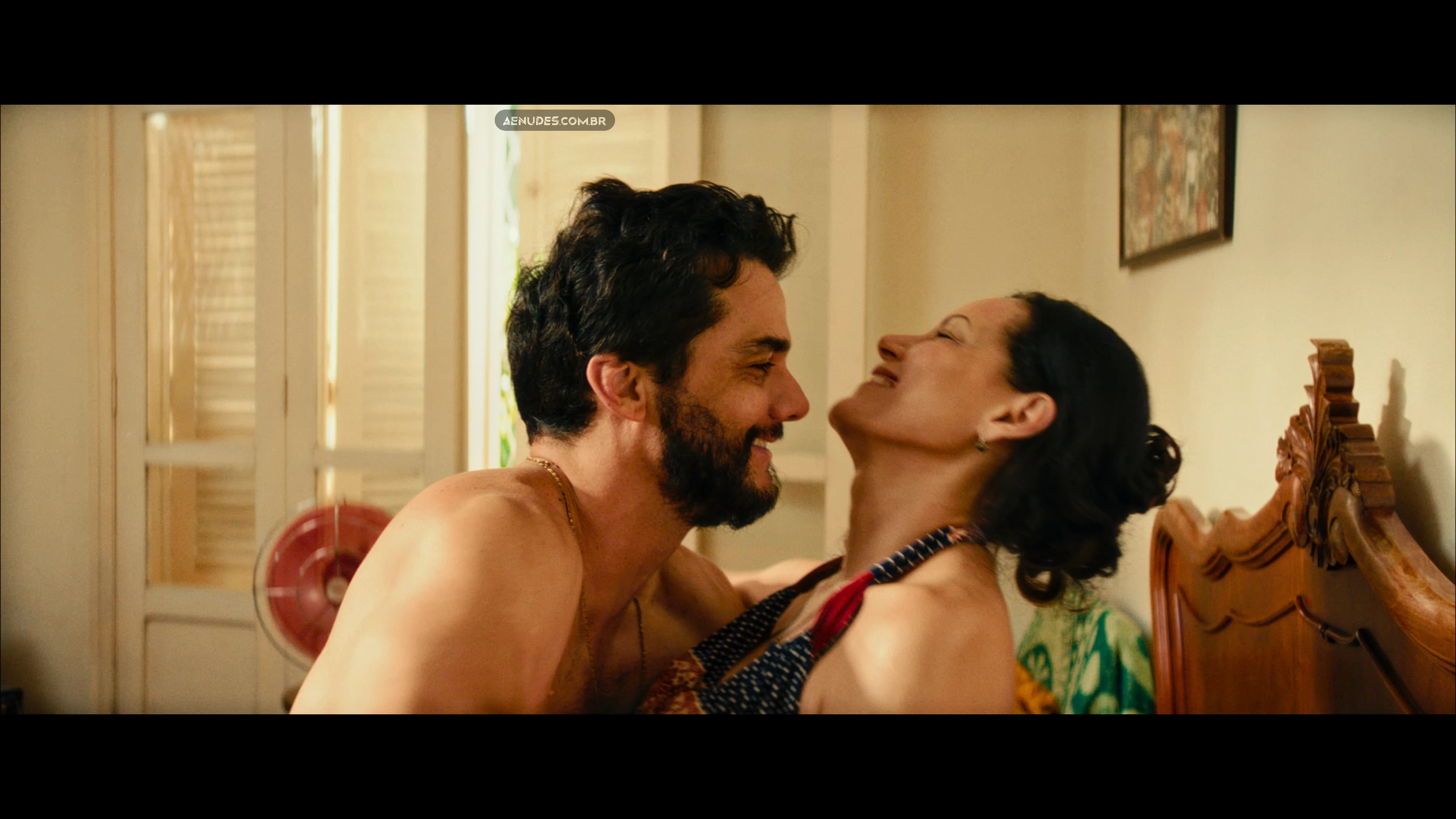 Hermila Guedes nua pelada cena de sexo em O Agente Secreto