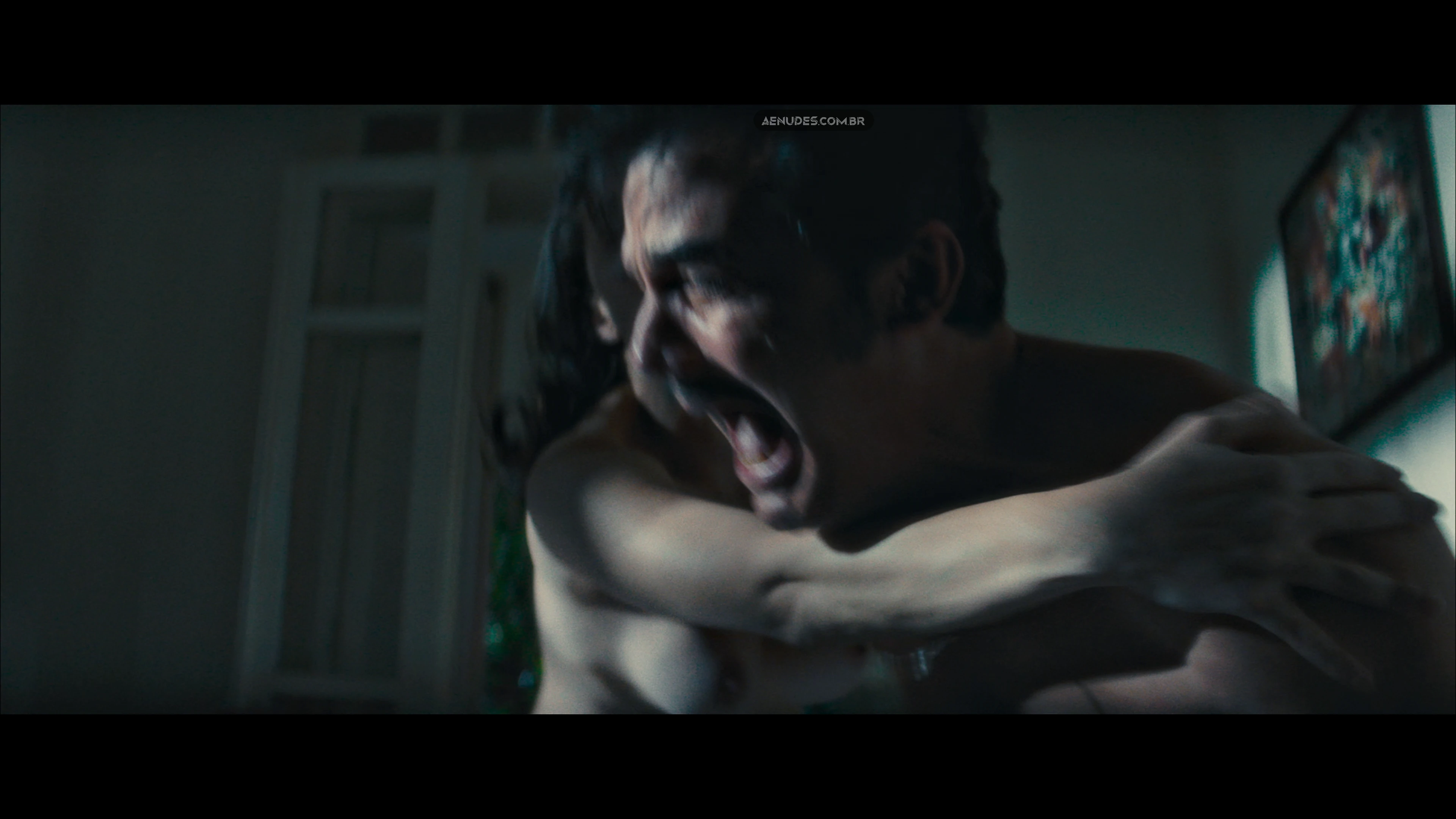 Hermila Guedes nua pelada cena de sexo em O Agente Secreto