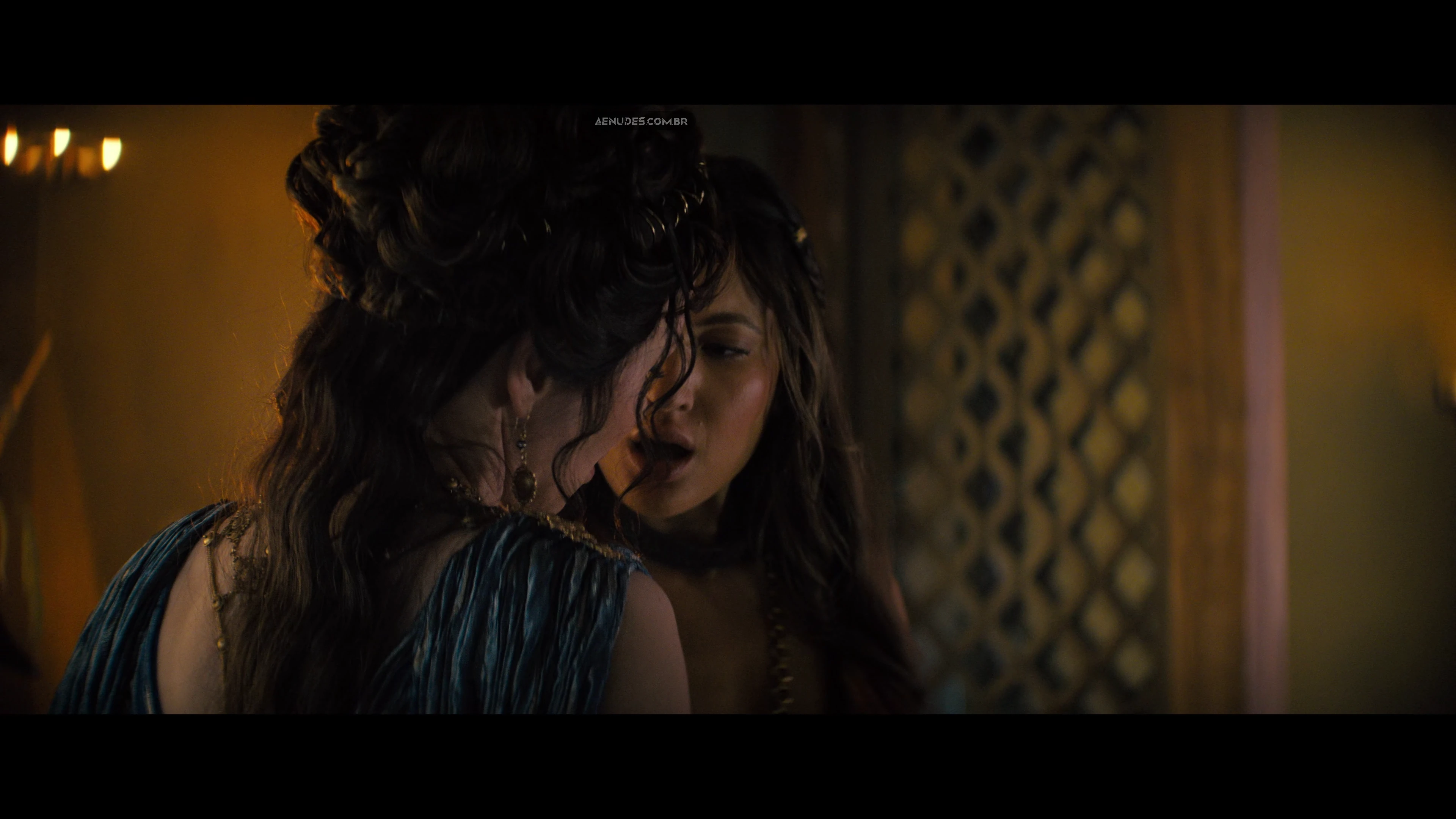 Ivana Baquero e Jaime Slater nua pelada cena de sexo em Spartacus, House Of Ashur