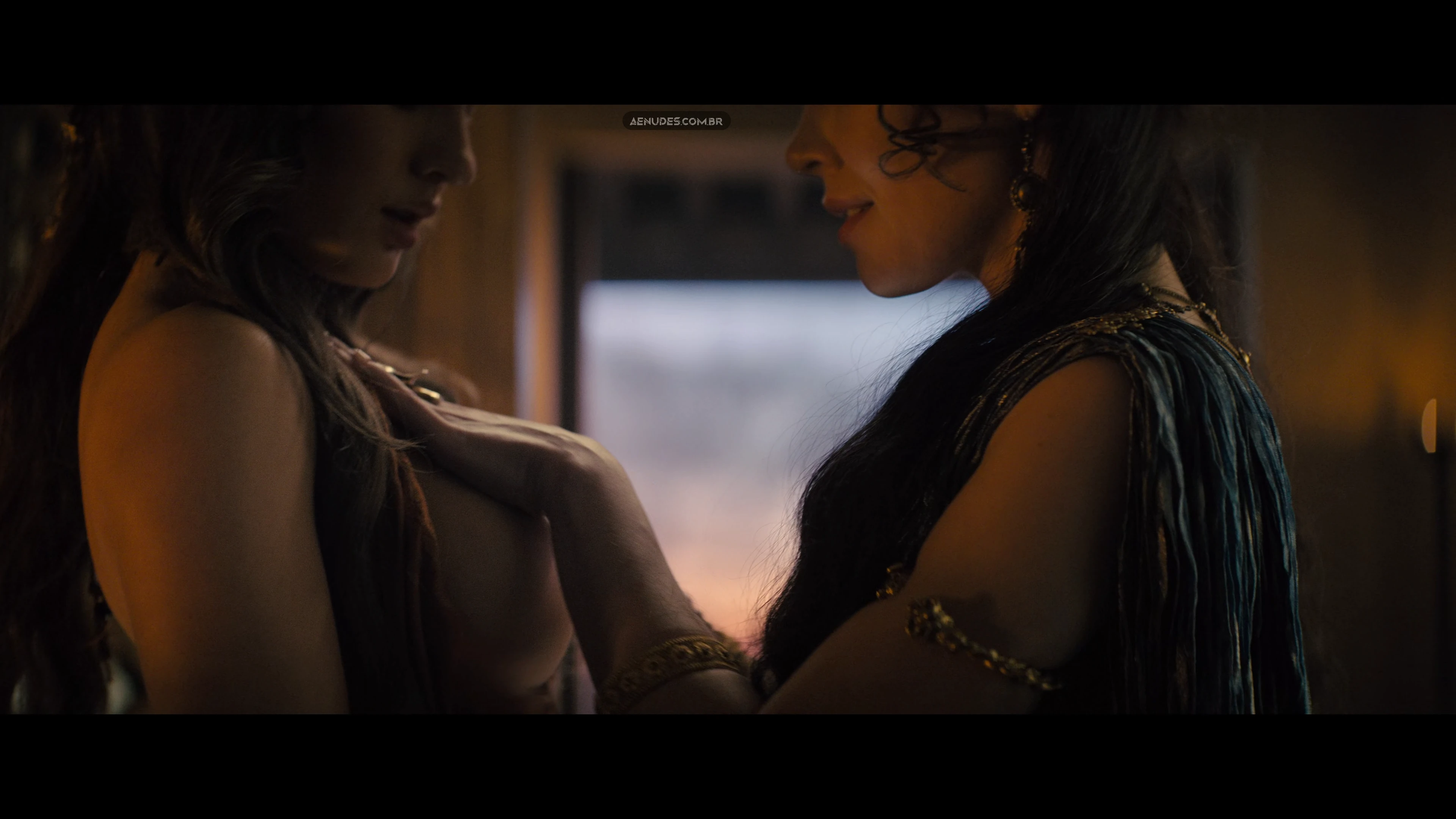 Ivana Baquero e Jaime Slater nua pelada cena de sexo em Spartacus, House Of Ashur