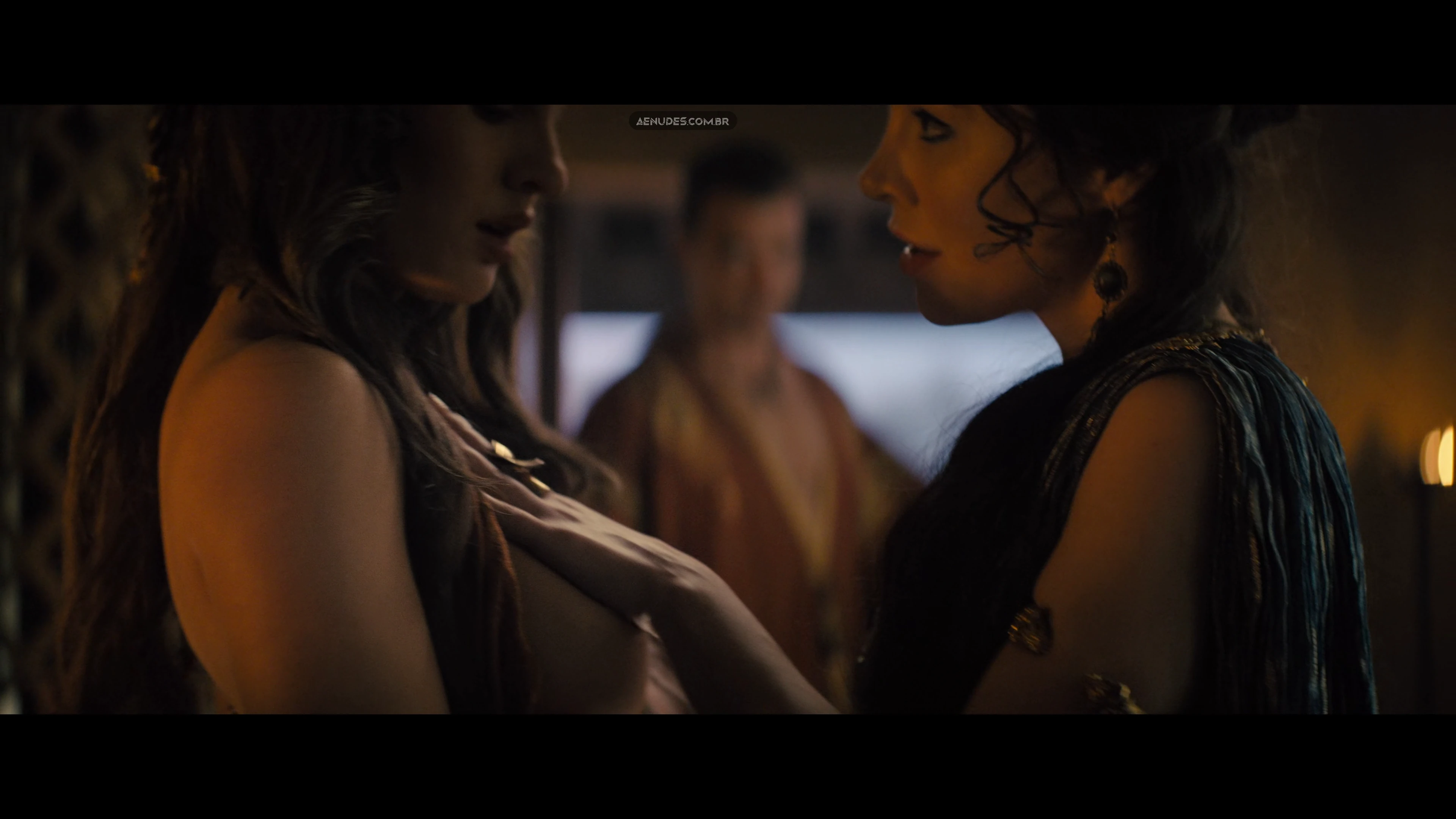 Ivana Baquero e Jaime Slater nua pelada cena de sexo em Spartacus, House Of Ashur