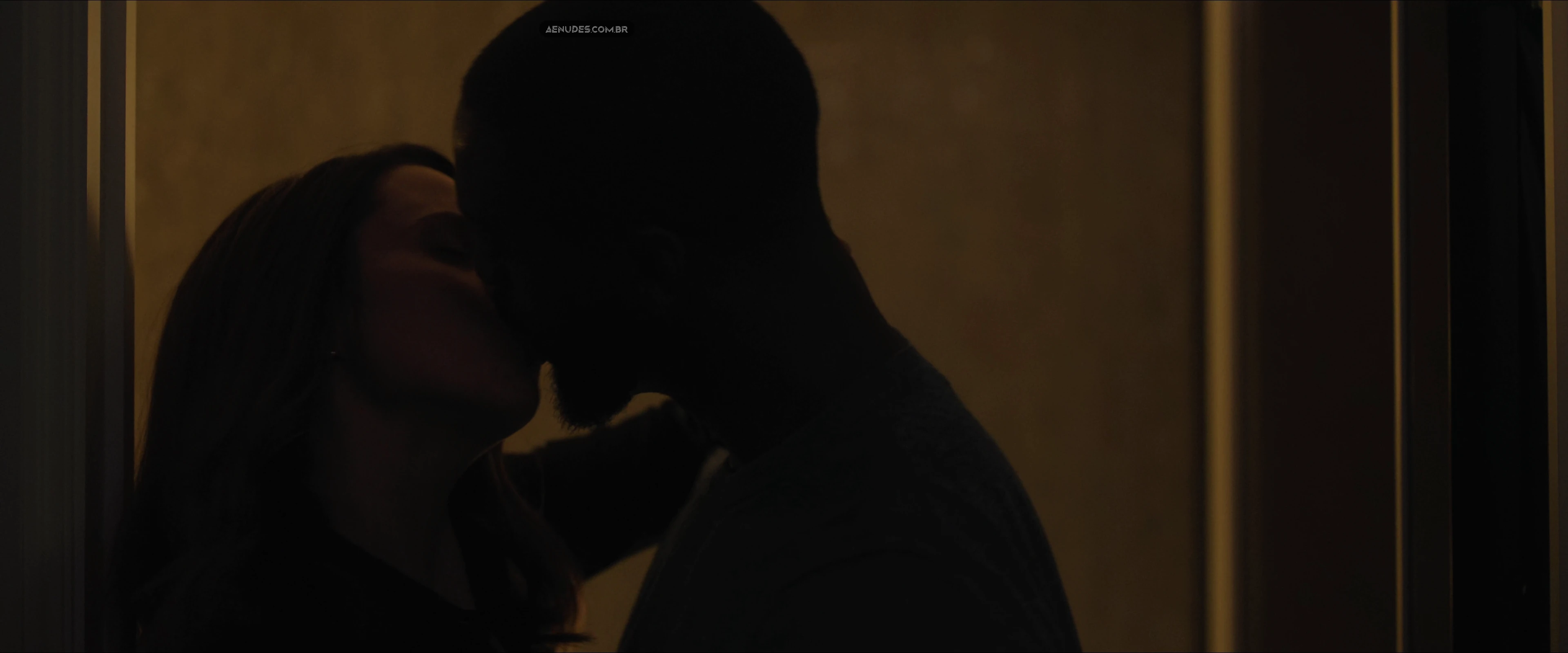 Alona Tal nua pelada cena de sexo em Cross