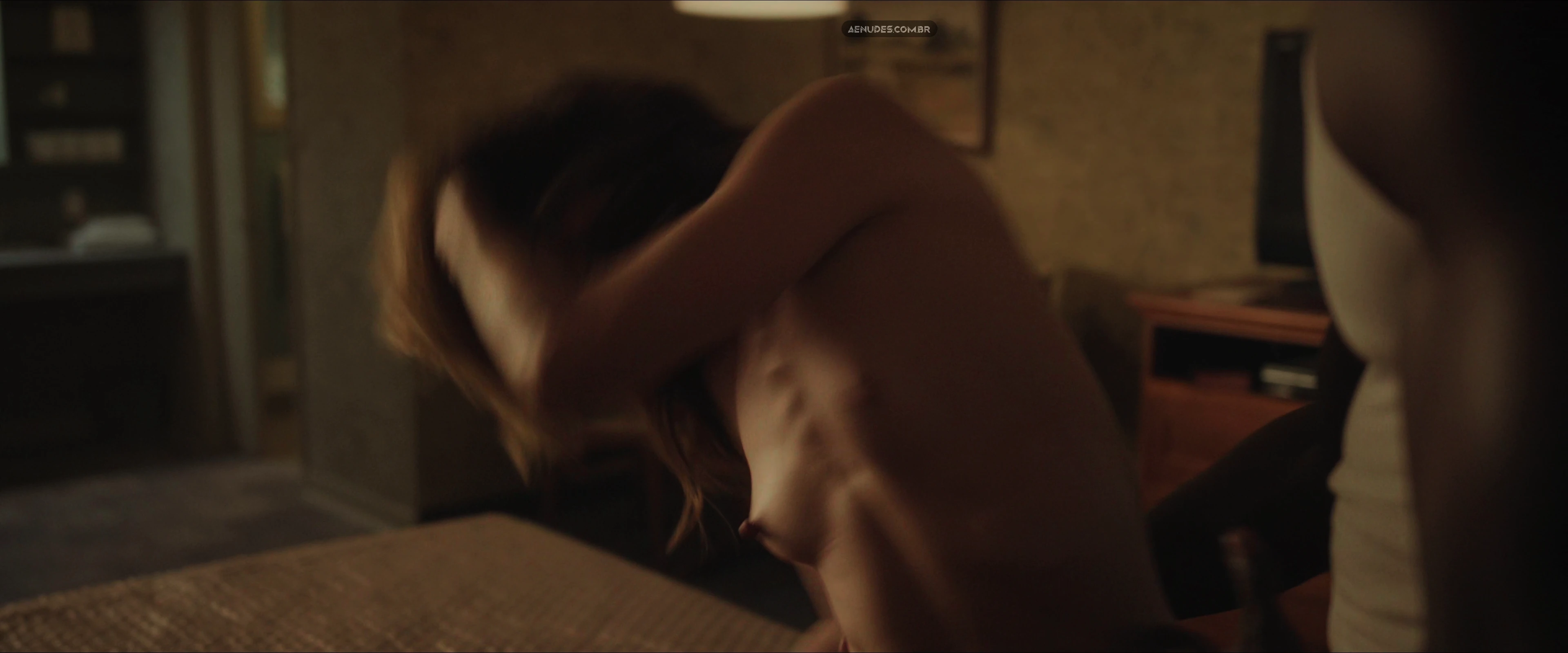 Alona Tal nua pelada cena de sexo em Cross