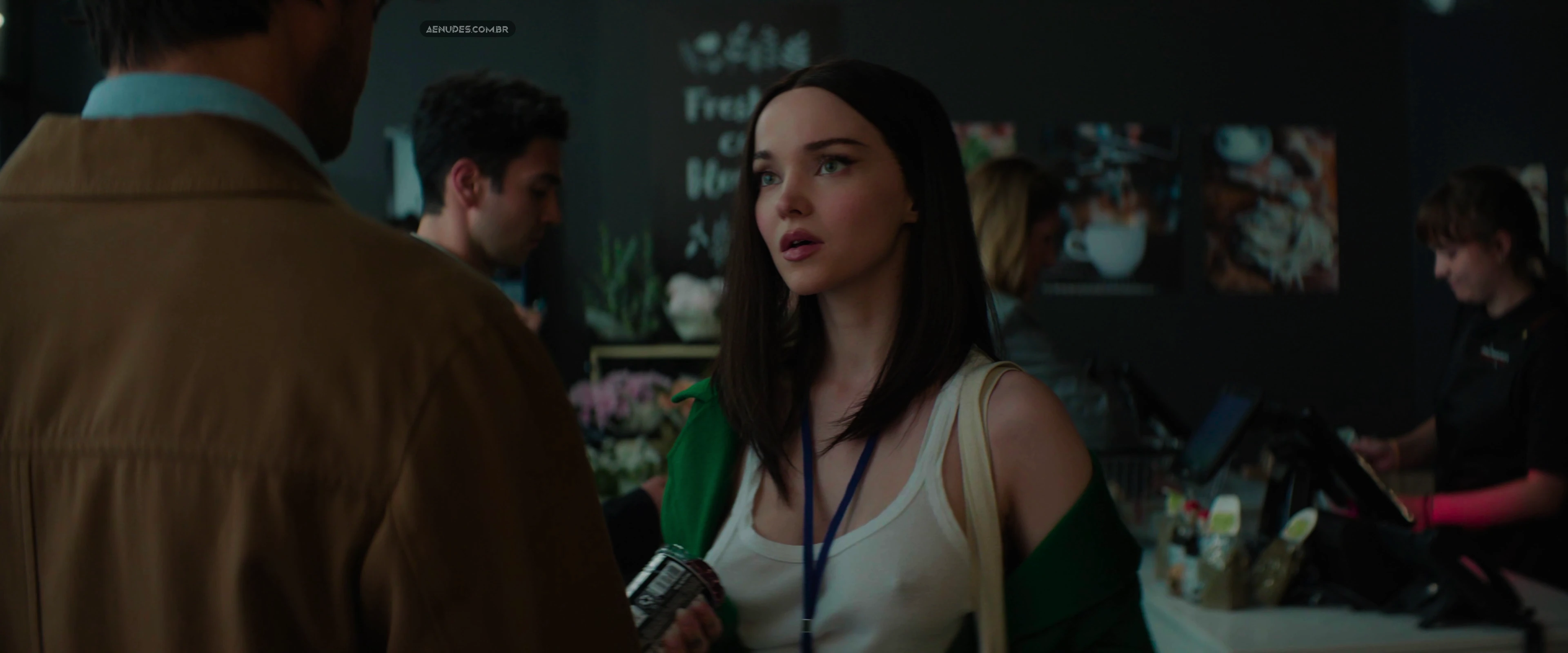 Dove Cameron nua pelada cena de sexo em 56 Days