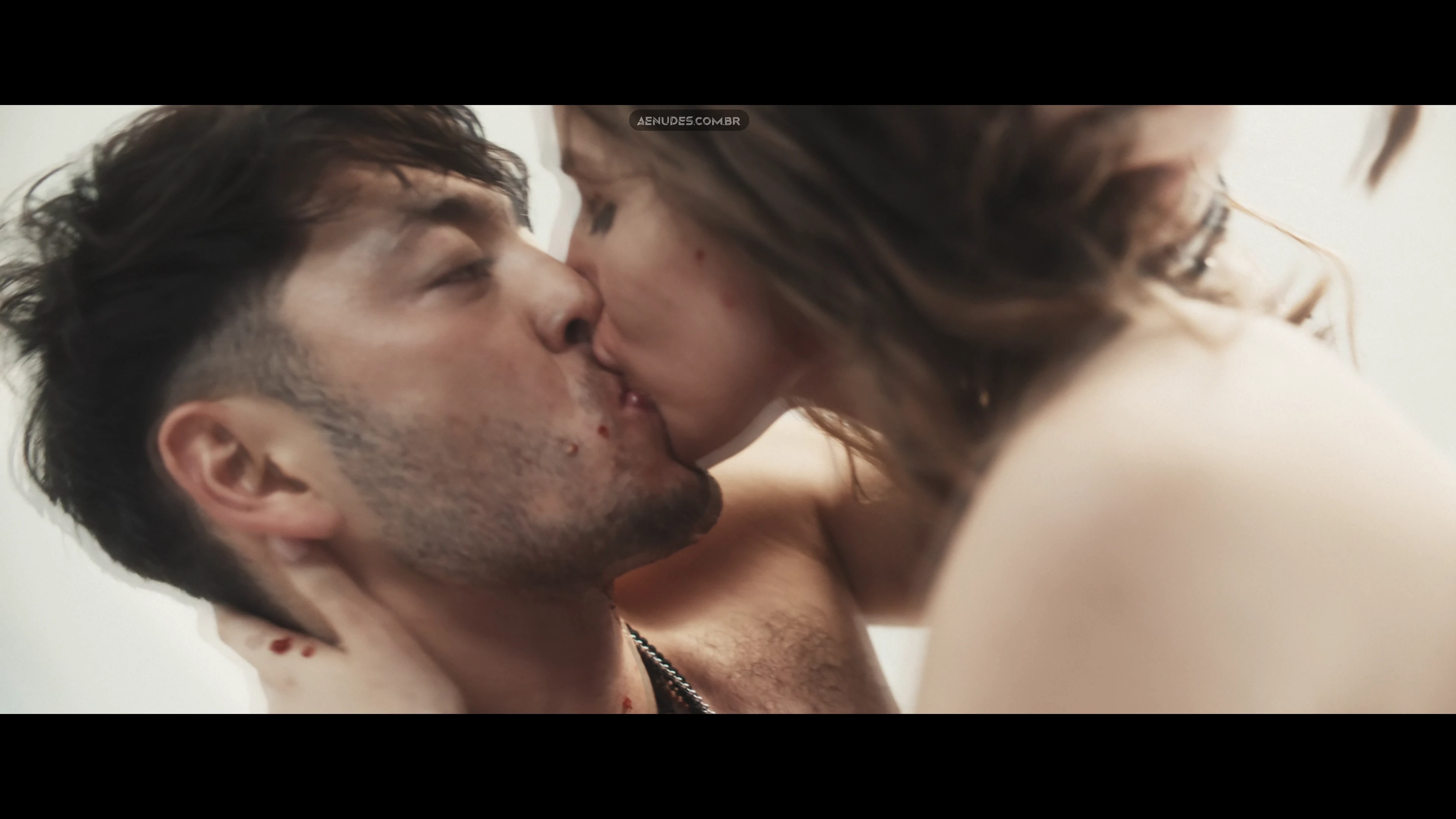 Angelina Pakhomova nua pelada cena de sexo em Tsiniki (2025)