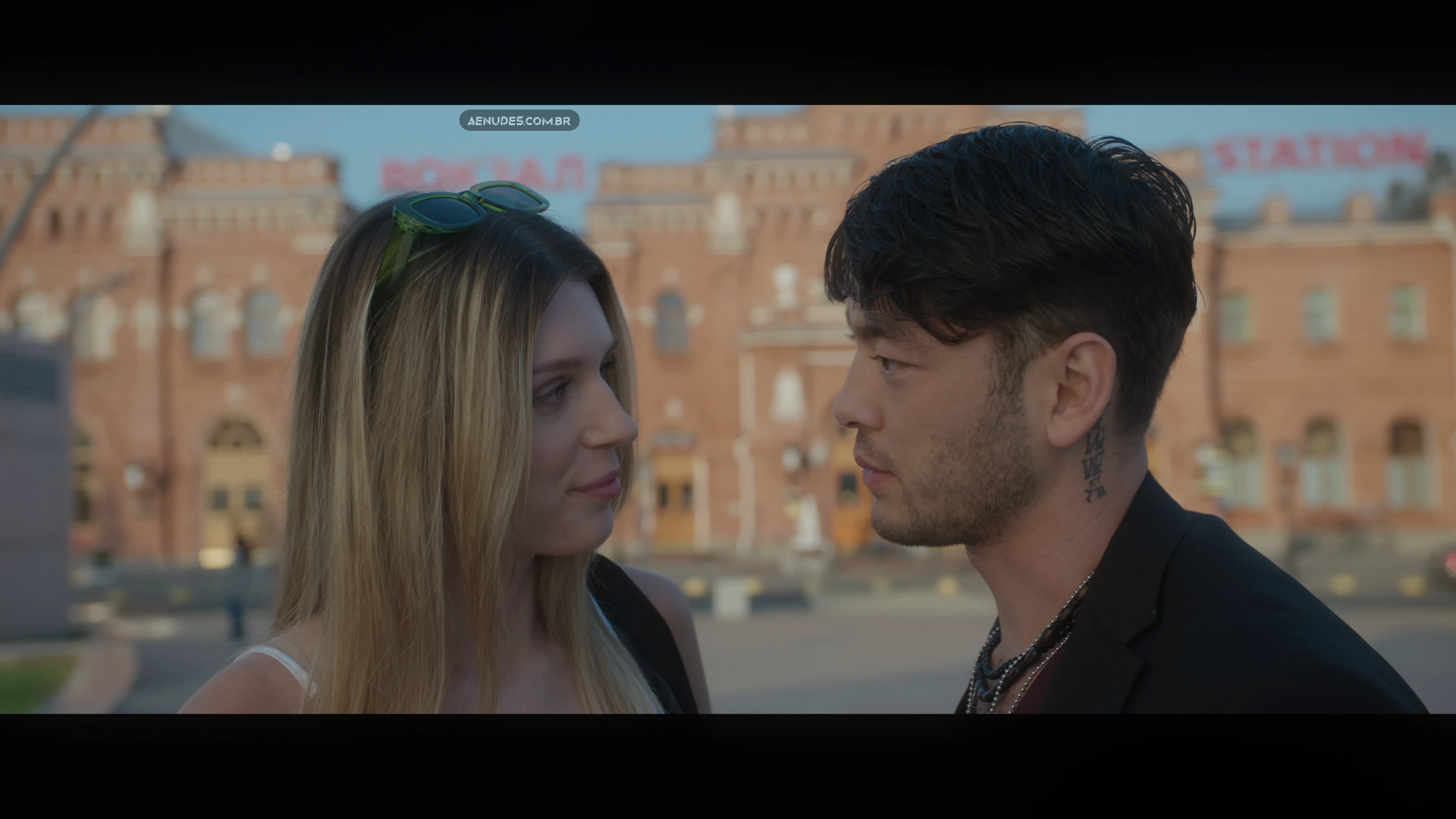 Elizaveta Boshoer e Nino Ninidze nua pelada cena de sexo em Tsiniki (2025)