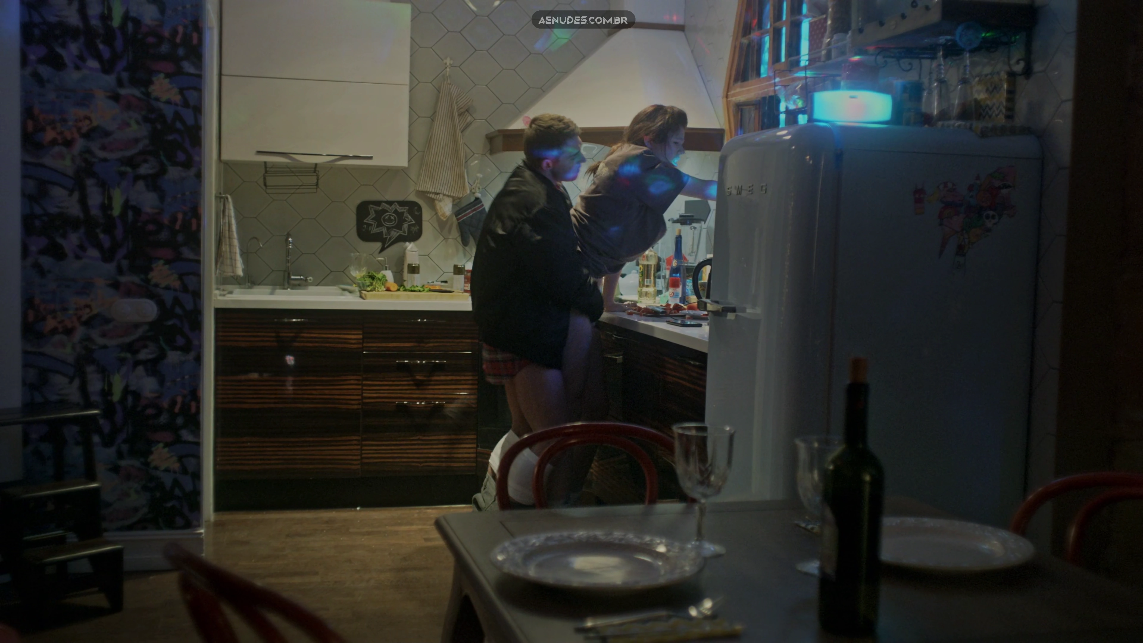 Masha Matsel nua pelada cena de sexo em Chyornoye Oblako