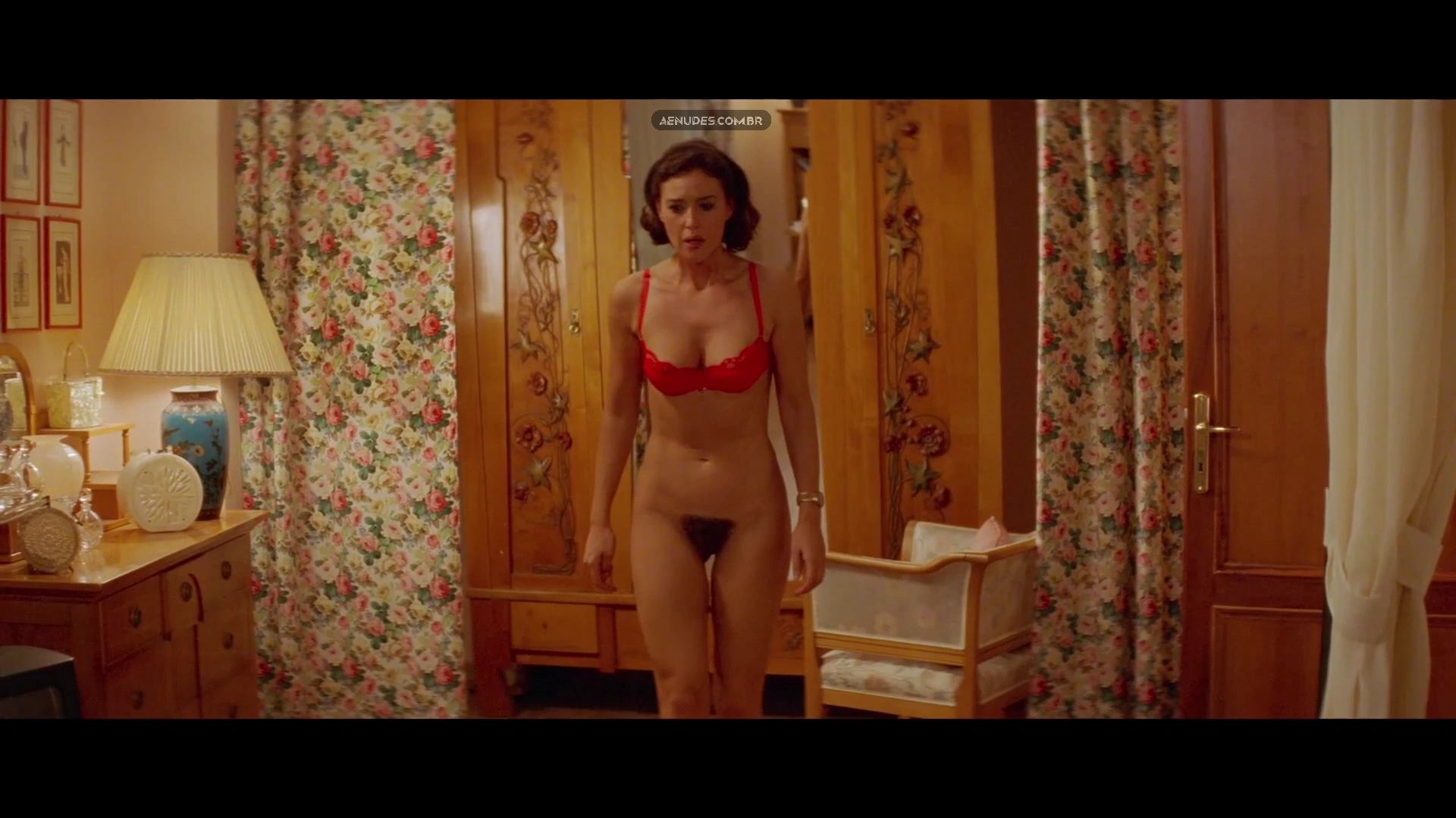 Monica Bellucci nua pelada cena de sexo em L Ultimo Capodanno