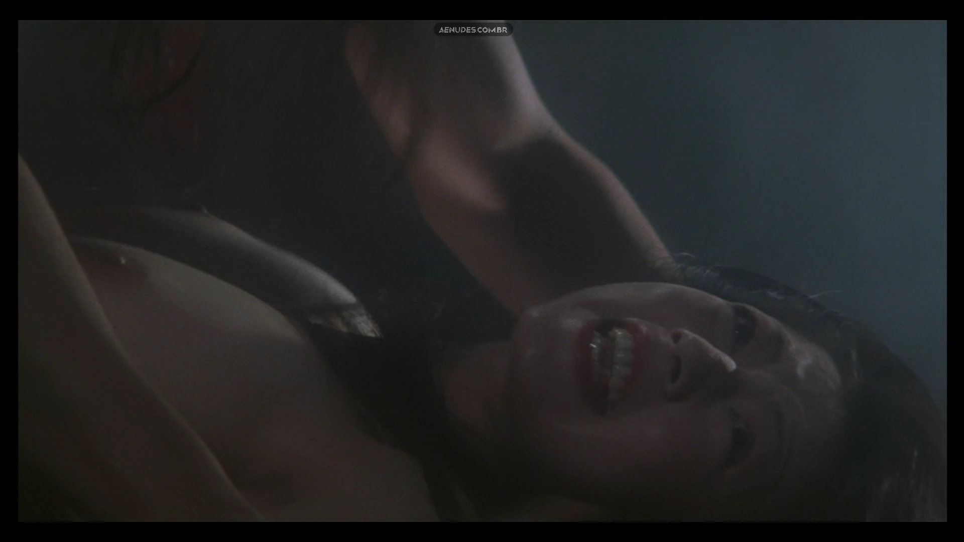 Saki Takaoka nua pelada cena de sexo em Crest Of Betrayal