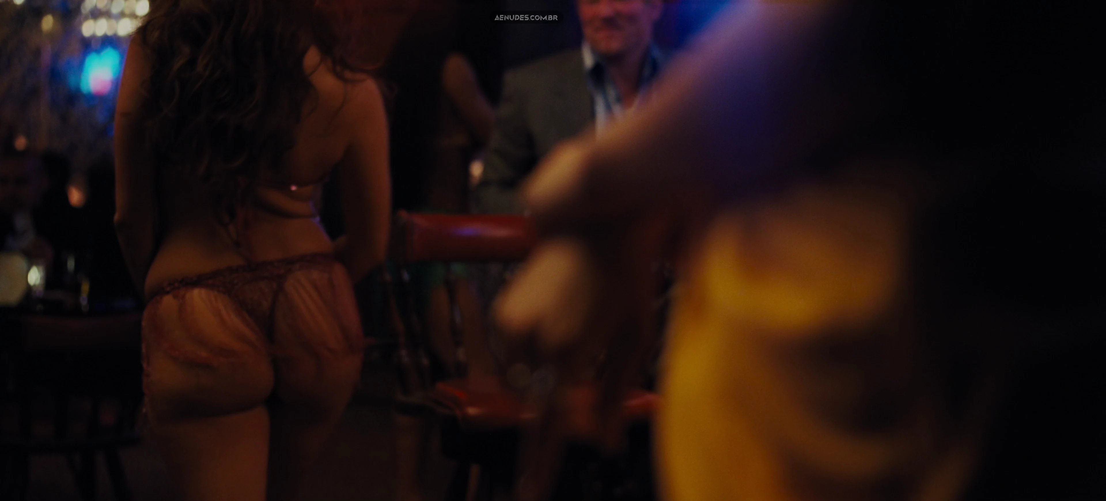 Bella Podaras e Chloe Cherry e Priscilla Delgado nua pelada cena de sexo em Euphoria