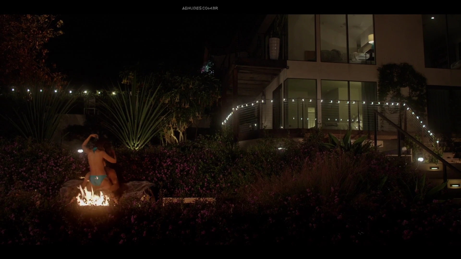 Emmanuelle Chriqui nua pelada cena de sexo em A Love Like This