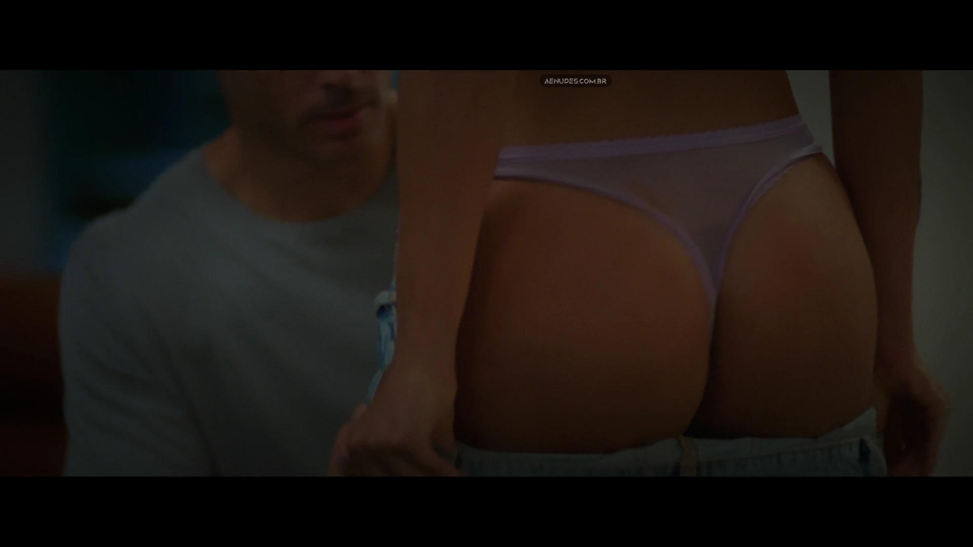 Laura Osma nua pelada cena de sexo em Perfil Falso (Série). Todas as Cenas de Nudez.