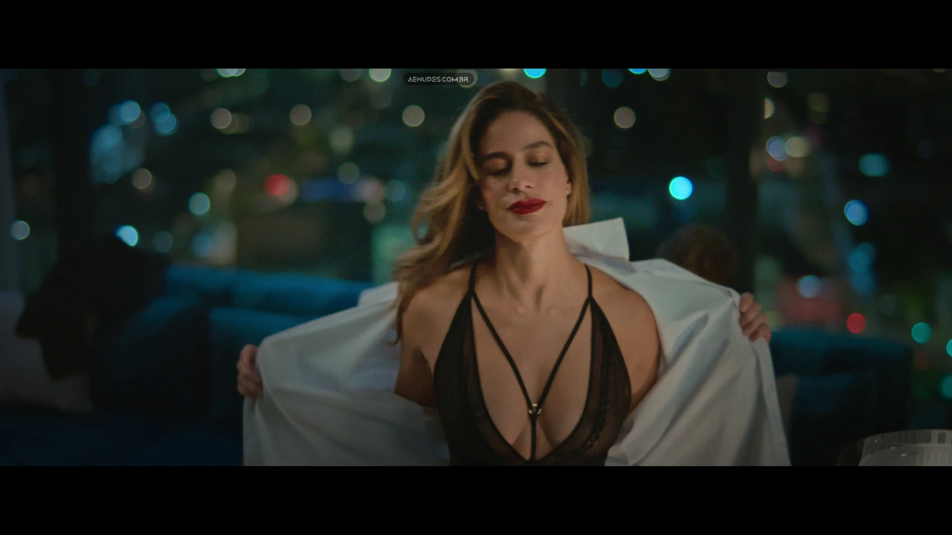 Manuela Gonzalez nua pelada cena de sexo em Perfil Falso (Série). Todas as Cenas de Nudez.