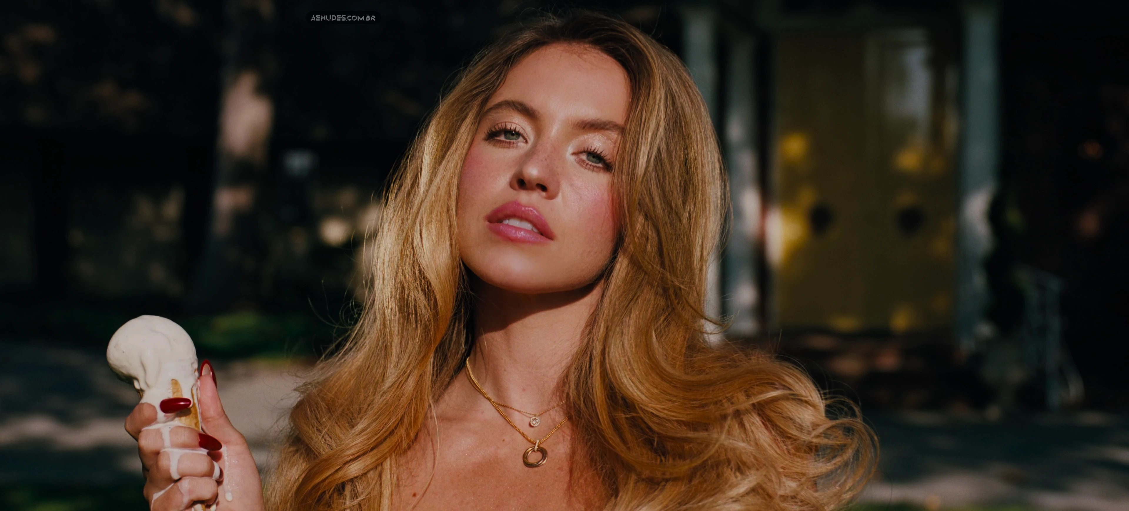 Sydney Sweeney nua pelada cena de sexo em Euphoria