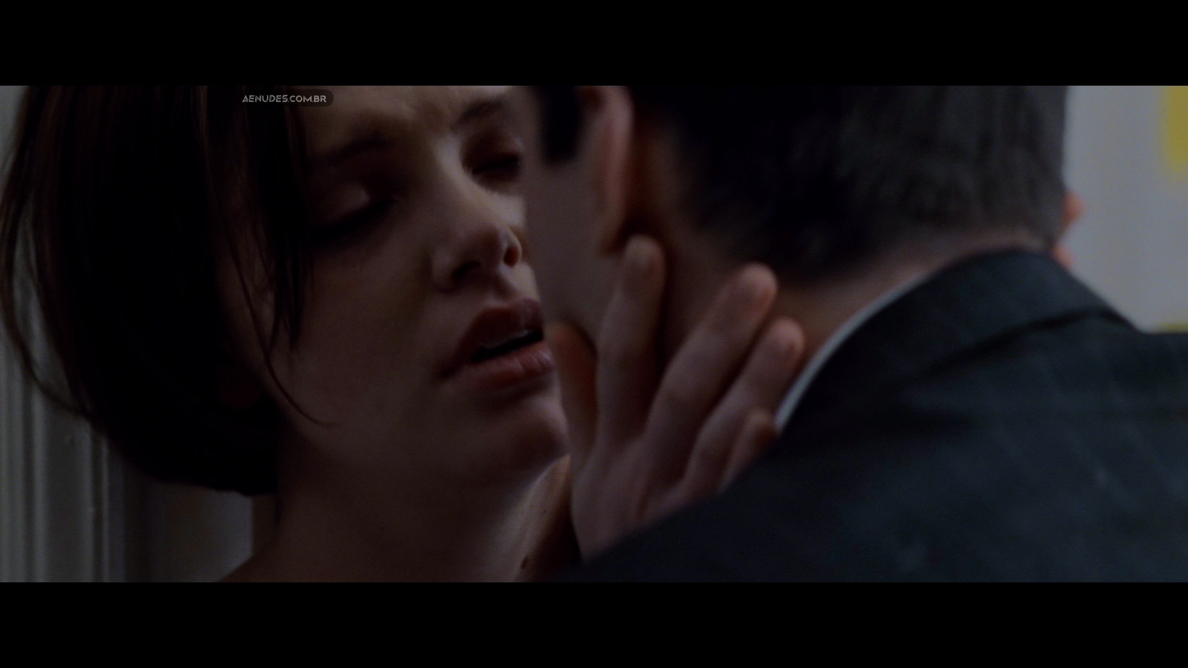 Charlize Theron nua pelada cena de sexo em The Devils Advocate, 1997