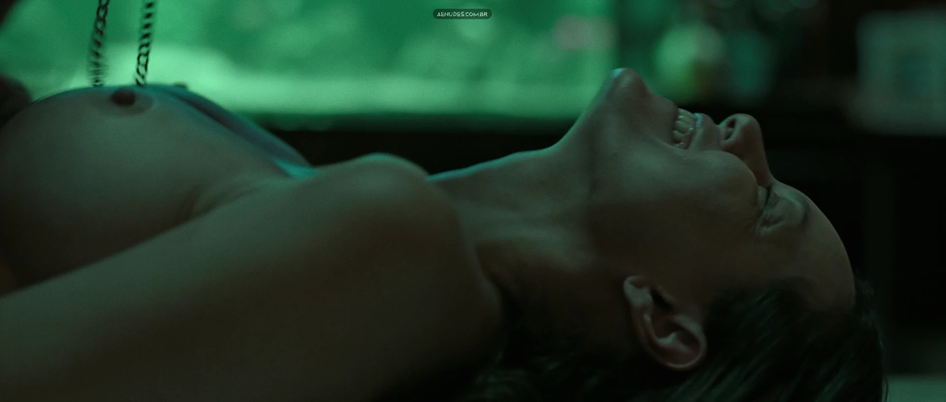 Hermila Guedes nua pelada cena de sexo em Cangaço Novo (Série)