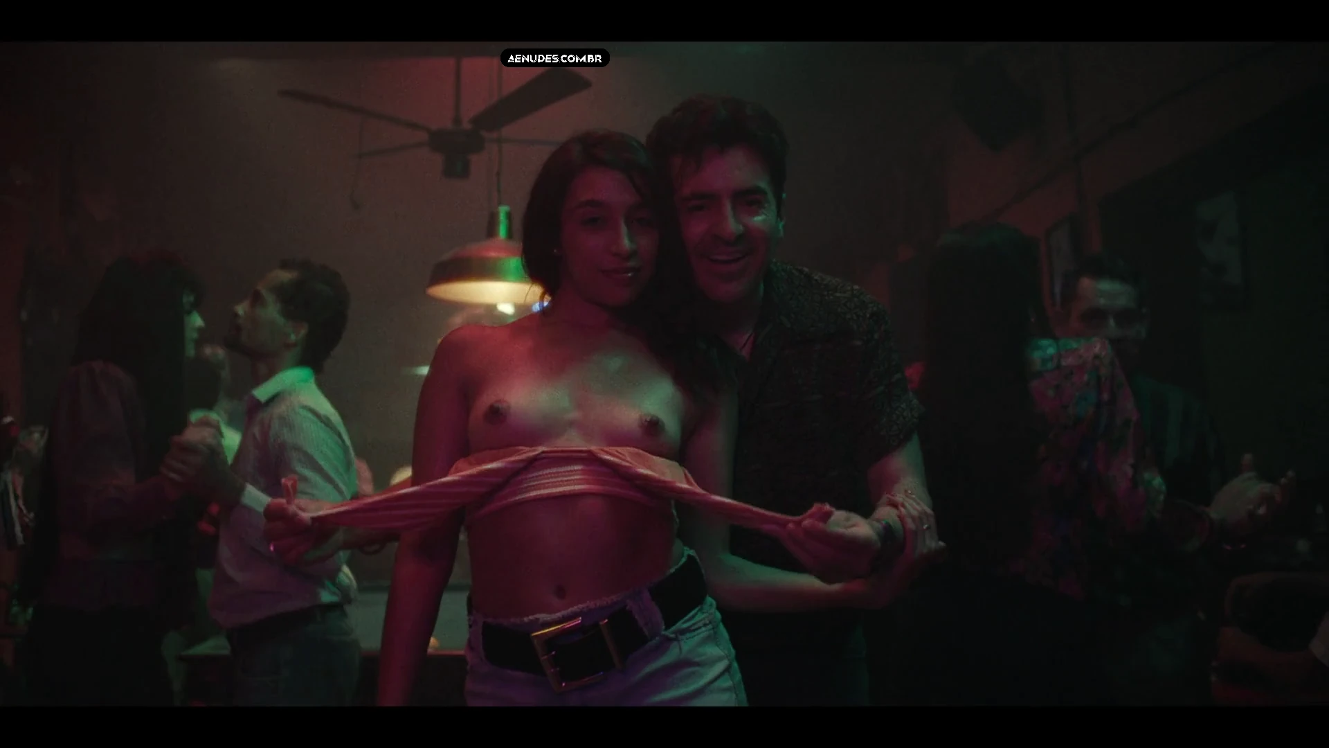 Juanita Molina e Emily Zapata Luna nua pelada cena de sexo em Dear Killer Nannies