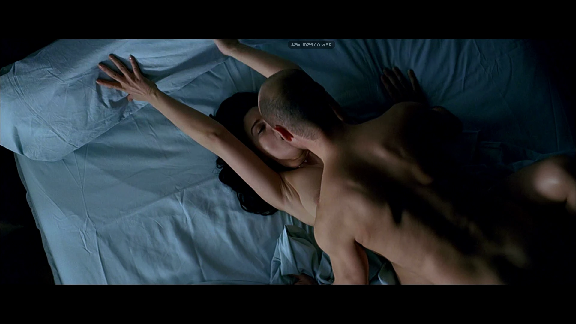 Monica Bellucci nua pelada cena de sexo em How Much Do You Love Me
