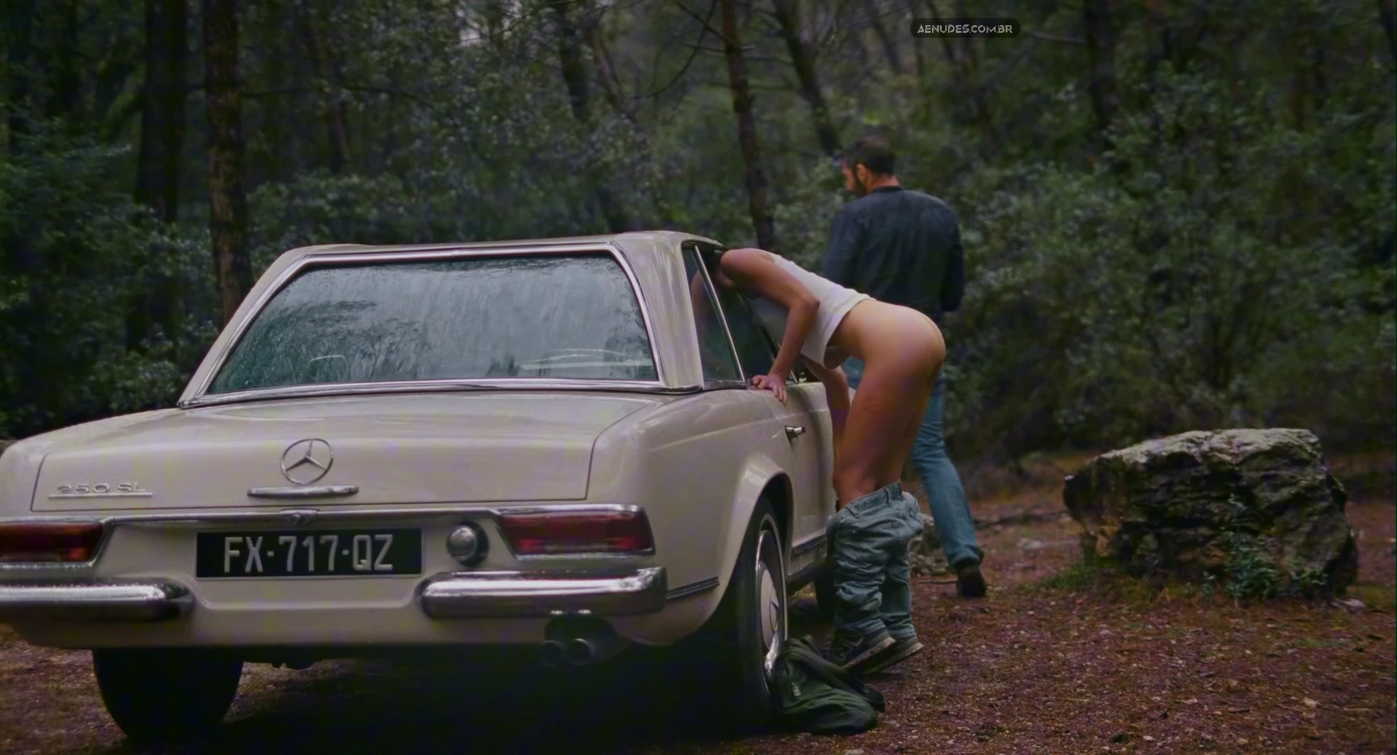 Elektra Kilbey nua pelada cena de sexo em Medusa, 2025