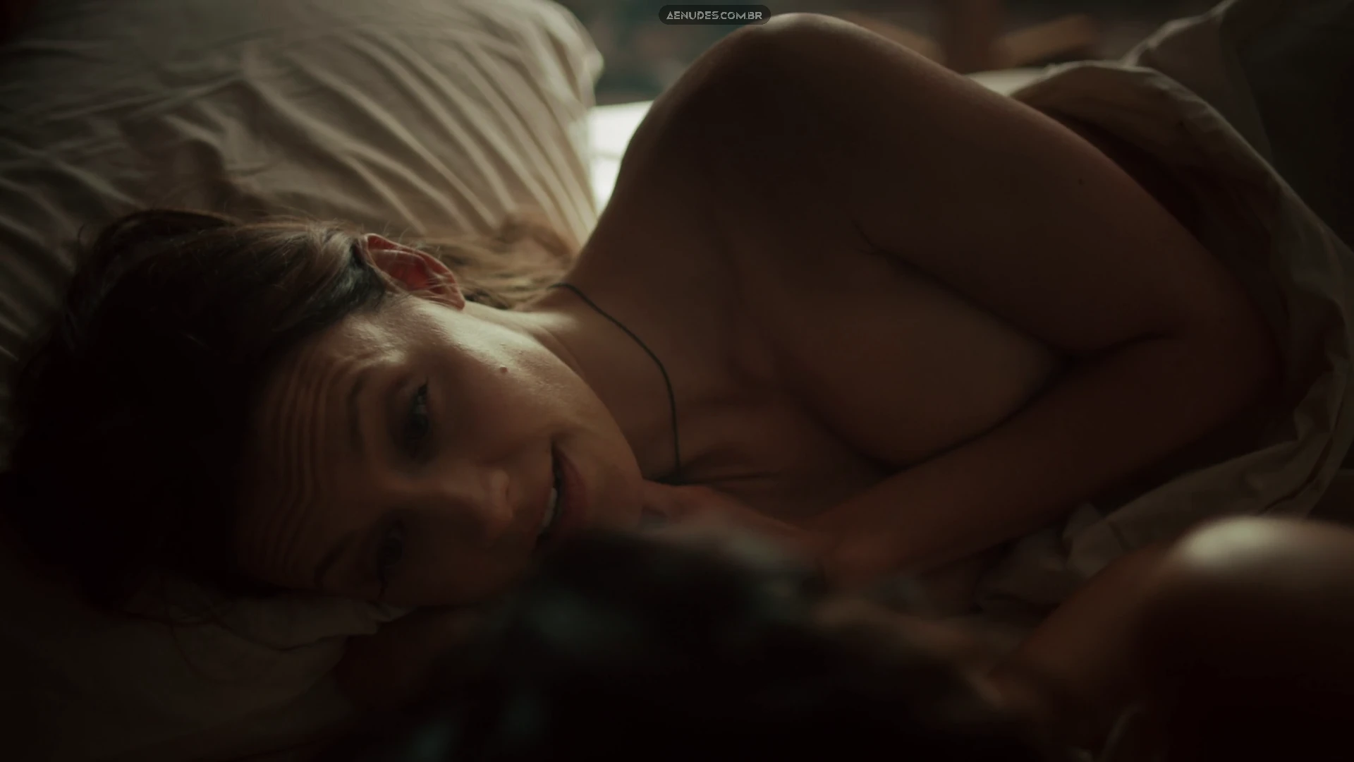 Emmanuelle Chriqui e KaDee Strickland nua pelada cena de sexo em Shoot Eyes