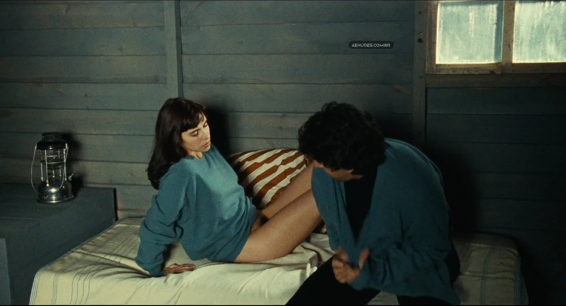 Mathilda May nua pelada cena de sexo em Toutes Peines Confondues, 1992