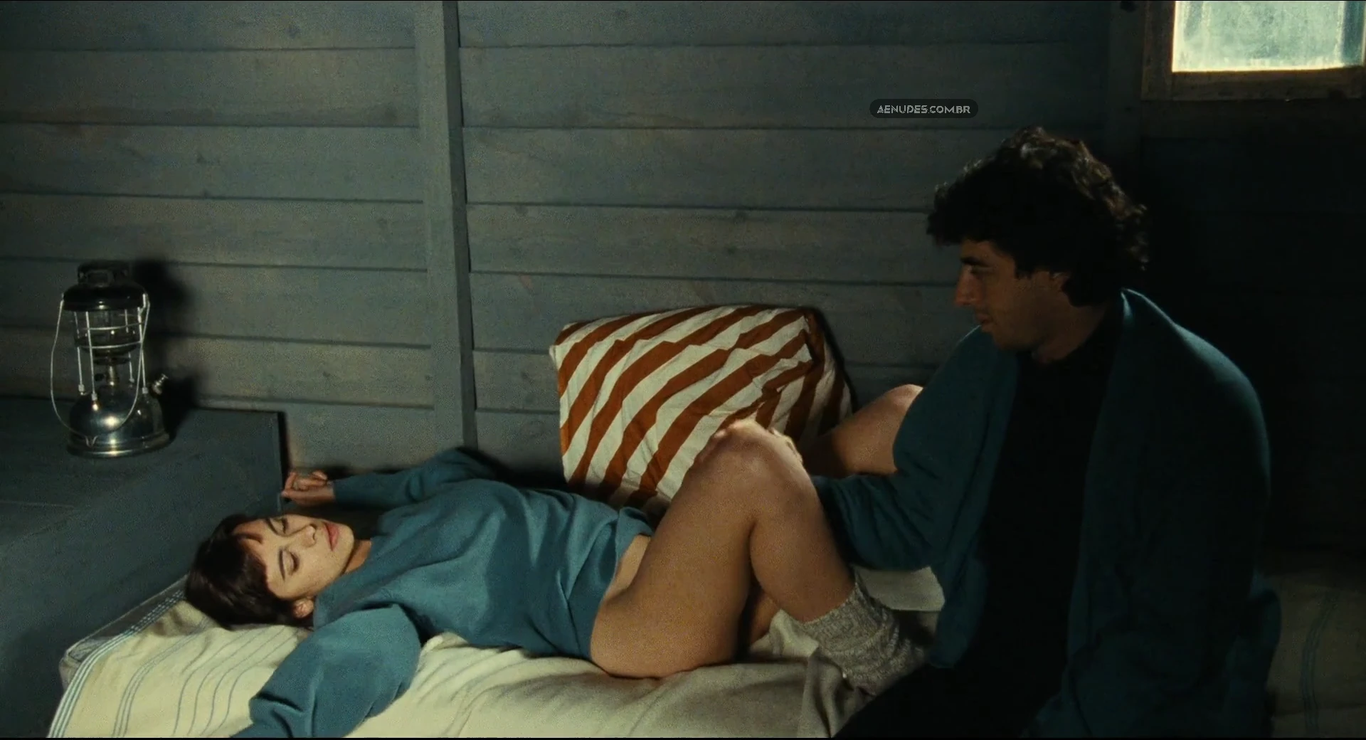 Mathilda May nua pelada cena de sexo em Toutes Peines Confondues, 1992